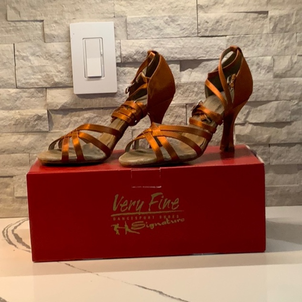 Very Fine Ballroom Latin Dance Shoe S9-206 Copper Tan 3” Heel Size: 8.5